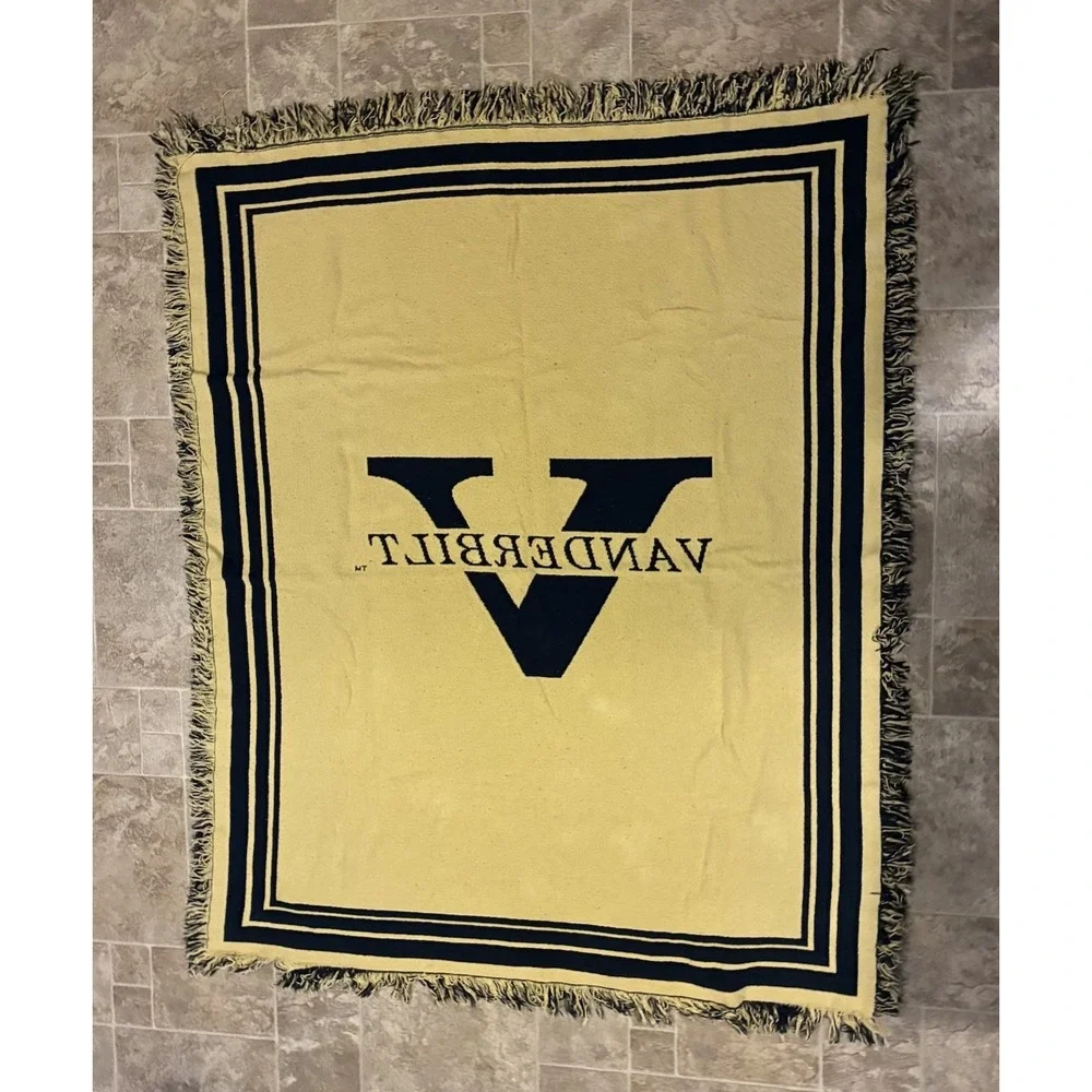 Vintage Vanderbilt University Tapestry Throw Blanket Navy Gold Collegiate T-320